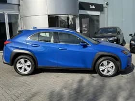 Lexus UX thumbnail 9