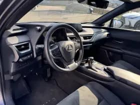 Lexus UX thumbnail 17