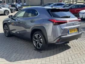 Lexus UX thumbnail 5