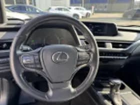 Lexus UX thumbnail 45