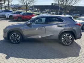 Lexus UX thumbnail 6