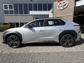 Toyota bZ4X thumbnail 6