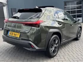 Lexus UX thumbnail 3