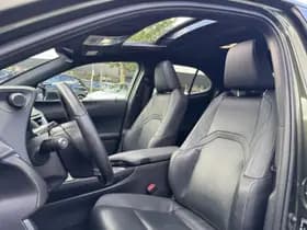 Lexus UX thumbnail 23