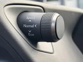 Lexus UX thumbnail 27