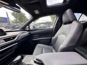 Lexus UX thumbnail 38