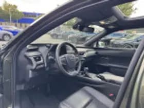 Lexus UX thumbnail 53