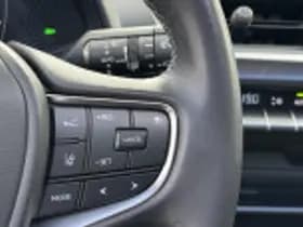 Lexus UX thumbnail 59