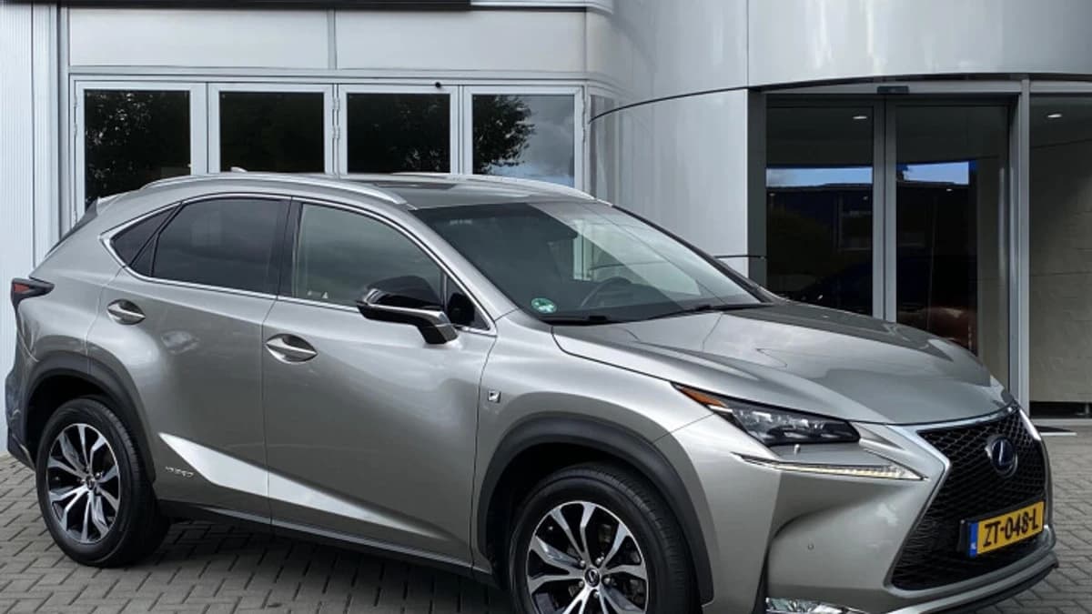 Lexus NX — foto 1