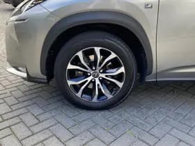 Lexus NX thumbnail 18