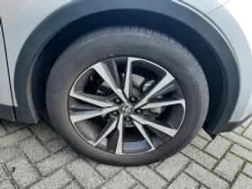 Toyota C hr thumbnail 3