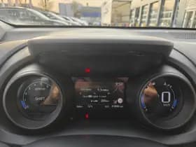 Toyota Yaris thumbnail 12