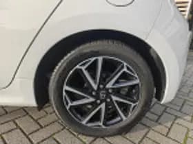Toyota Yaris thumbnail 59