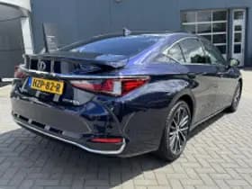 Lexus ES thumbnail 3