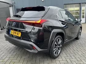 Lexus UX thumbnail 11