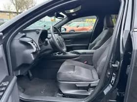 Lexus UX thumbnail 21
