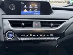 Lexus UX thumbnail 28