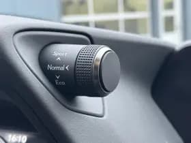 Lexus UX thumbnail 31