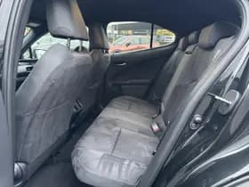 Lexus UX thumbnail 34