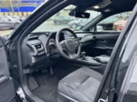 Lexus UX thumbnail 49