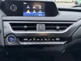 Lexus UX thumbnail 59