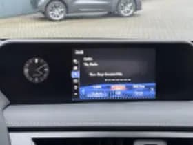 Lexus UX thumbnail 60