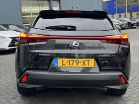 Lexus UX thumbnail 10