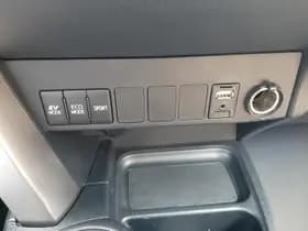Toyota RAV4 thumbnail 32
