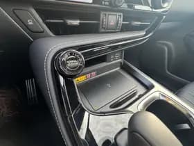 Lexus NX thumbnail 37