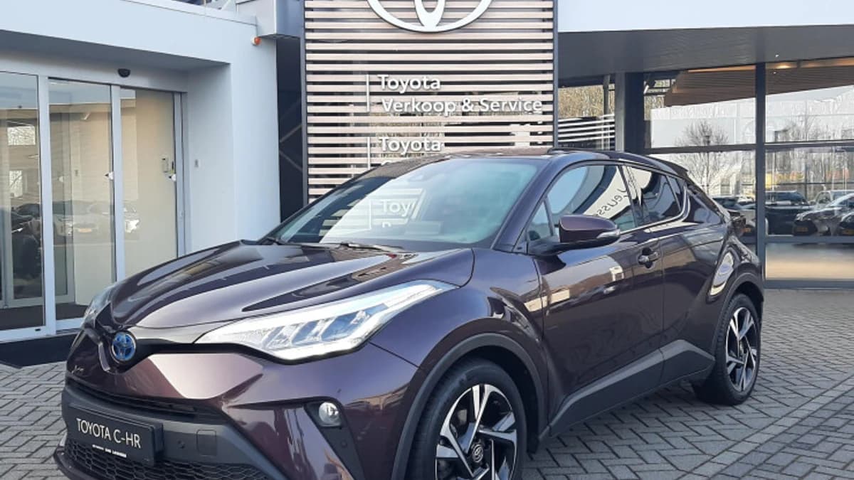 Toyota C hr — foto 1