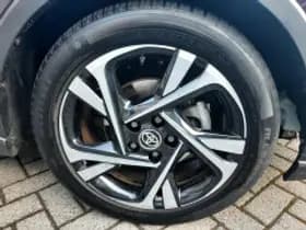 Toyota C hr thumbnail 3