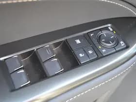Lexus NX thumbnail 24