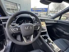 Lexus LBX thumbnail 28