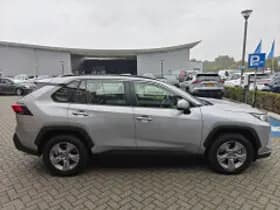 Toyota RAV4 thumbnail 3