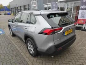 Toyota RAV4 thumbnail 6