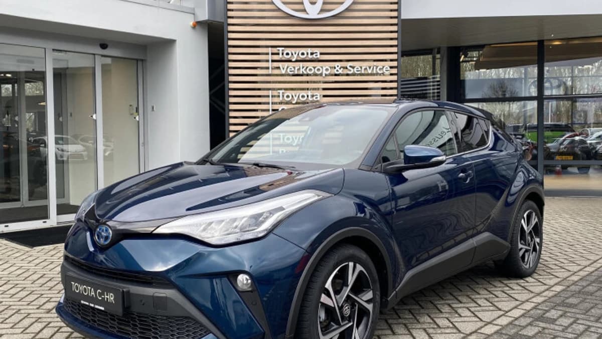 Toyota C hr — foto 1