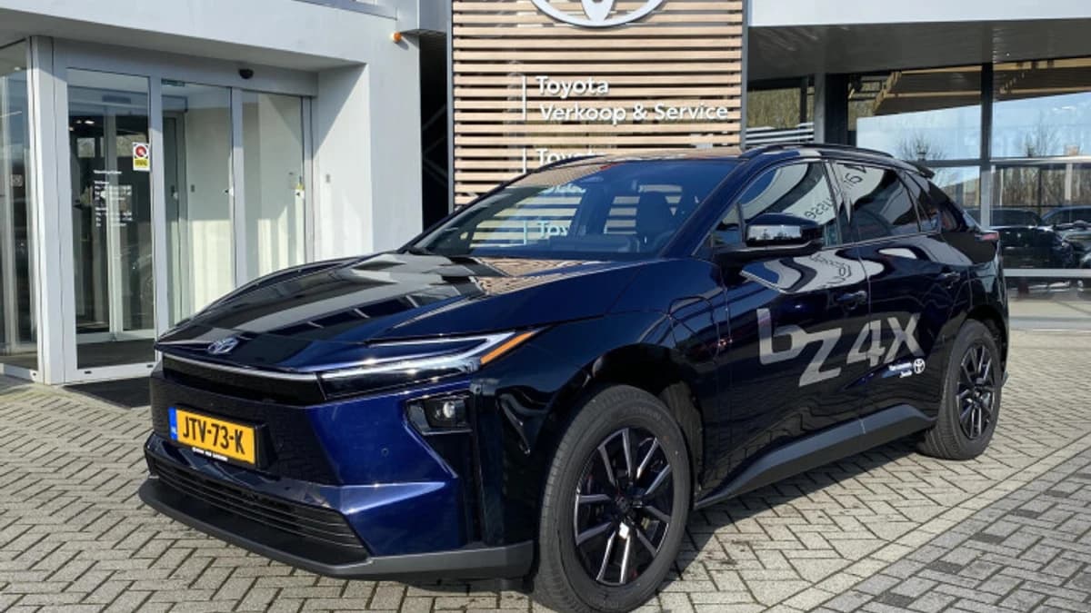 Toyota bZ4X — foto 1