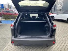 Toyota Corolla thumbnail 6
