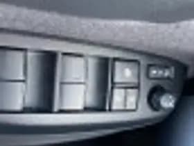 Toyota Yaris thumbnail 68