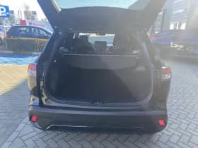 Toyota Corolla thumbnail 12