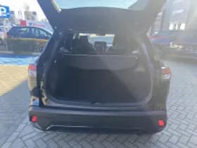 Toyota Corolla thumbnail 6