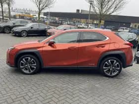 Lexus UX thumbnail 12