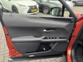 Lexus UX thumbnail 22