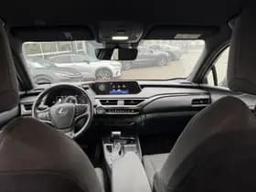 Lexus UX thumbnail 34