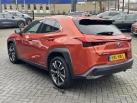 Lexus UX thumbnail 5