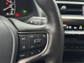 Lexus UX thumbnail 56