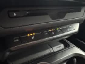 Lexus UX thumbnail 64