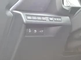 Lexus LBX thumbnail 23