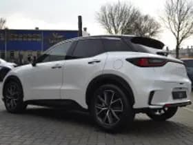 Lexus LBX thumbnail 5