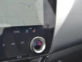 Lexus NX thumbnail 28